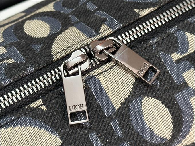 2025228Y 700P203146797